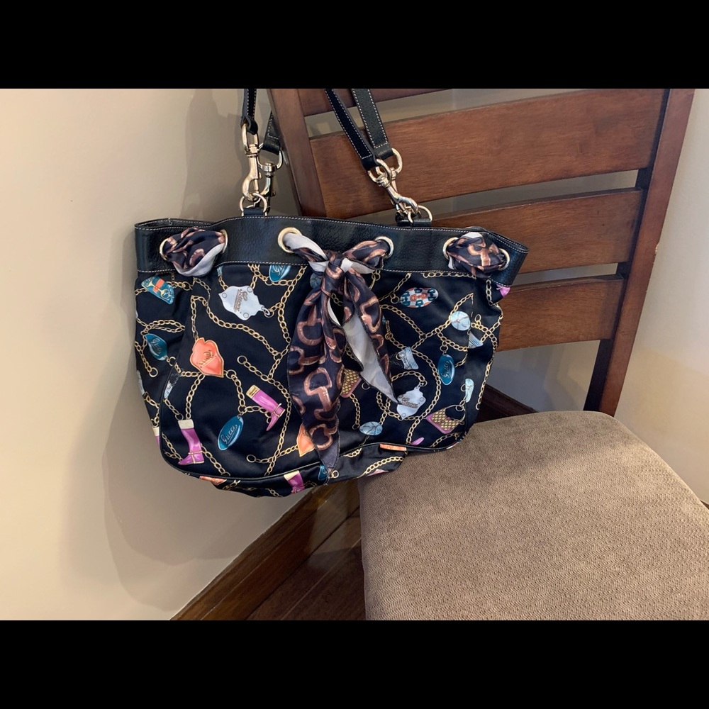 Women’s Gucci bag